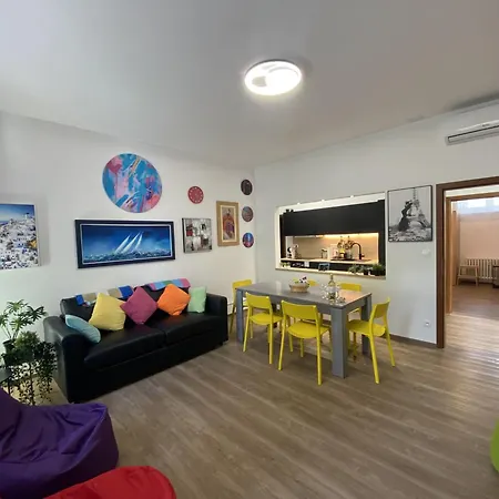 Art Design Gallery - Center