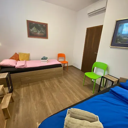 Art Design Gallery - Center