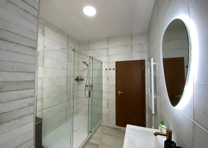 Art Design Gallery - Center