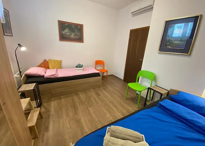 Art Design Gallery - Center