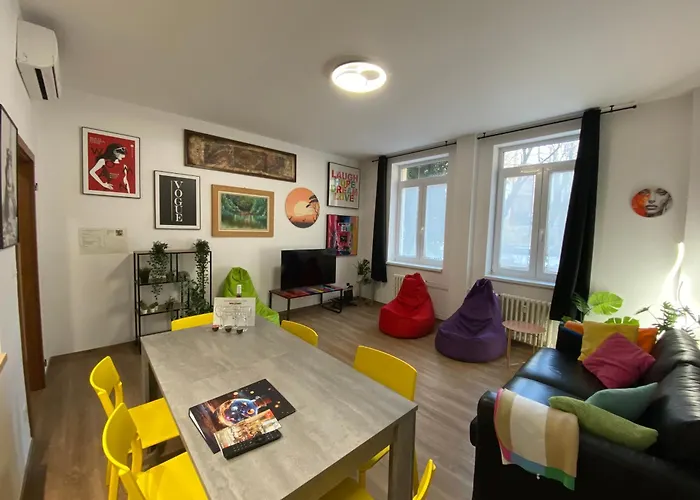 Art Design Gallery - Center Apartmán